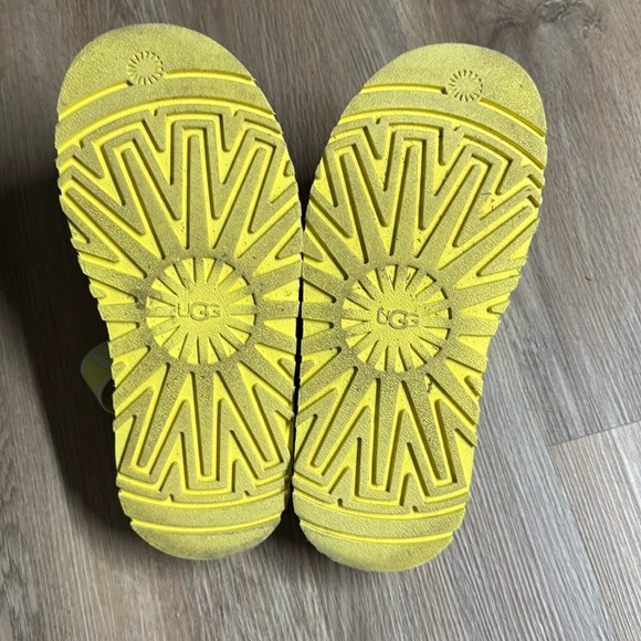 UGG Fluffy Disco Slide - Picture 2 of 4